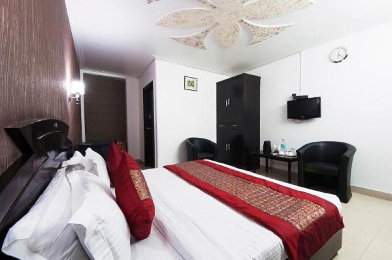 ניו דלהי Airport Hotel Green Heights מראה חיצוני תמונה